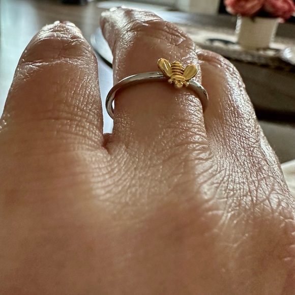 🐝 Two toned silver yellow gold BEE Ring - Picture 4 of 10